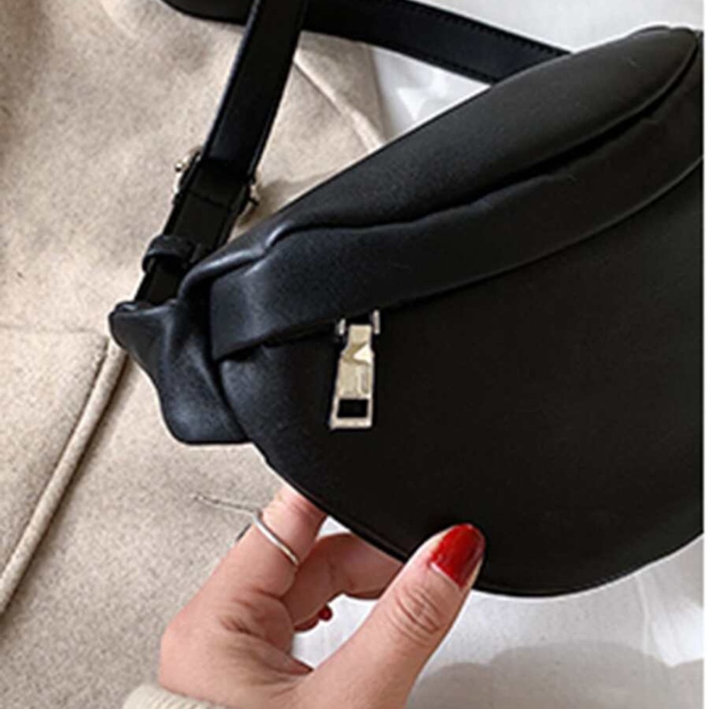 Black Minimalist fanny pack Chic Crossbody bag - Picture 6 of 7